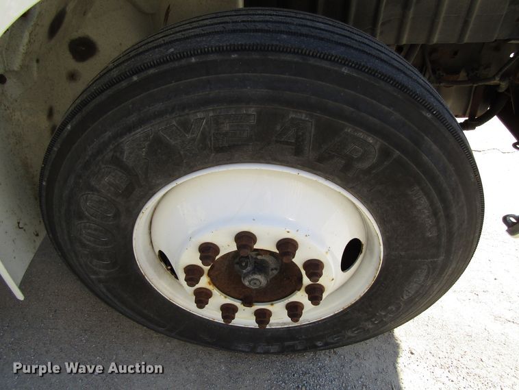 image for item EV9367 2007 International 4200  box truck