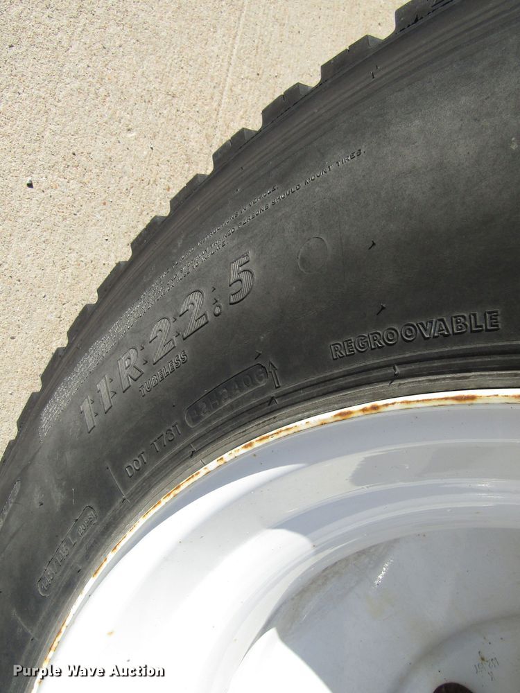 image for item EV9367 2007 International 4200  box truck