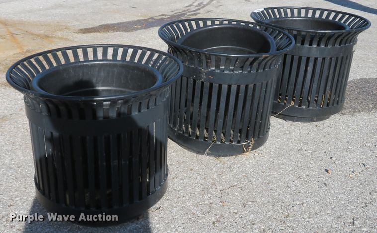 image for item FP9475 (3) Victor Stanley metal frame planters