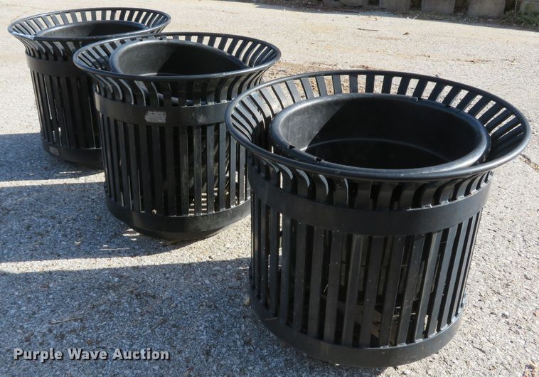 image for item FP9475 (3) Victor Stanley metal frame planters