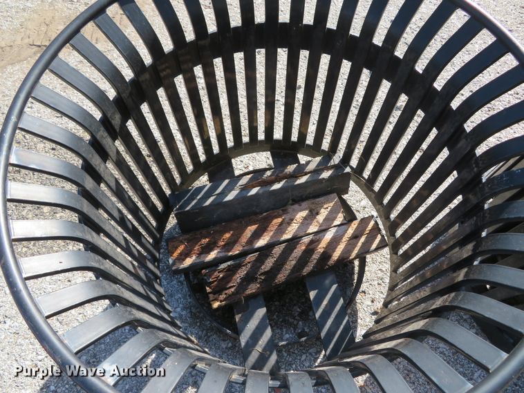 image for item FP9475 (3) Victor Stanley metal frame planters