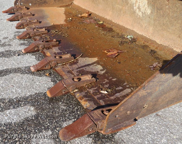 image for item FP9477 Bobcat  74" W skid steer bucket