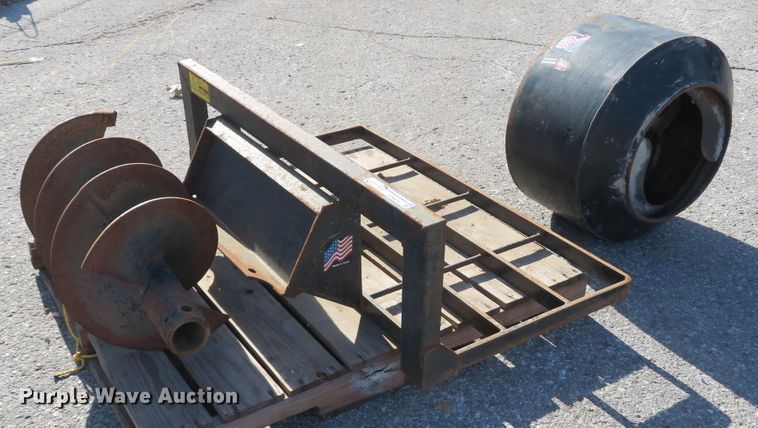 image for item FP9478 Toro Dingo attachments