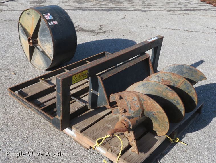 image for item FP9478 Toro Dingo attachments