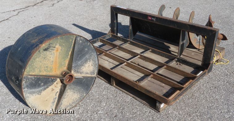 image for item FP9478 Toro Dingo attachments