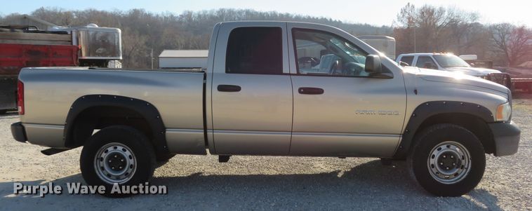 image for item FP9482 2004 Dodge Ram 1500  Quad Cab pickup truck