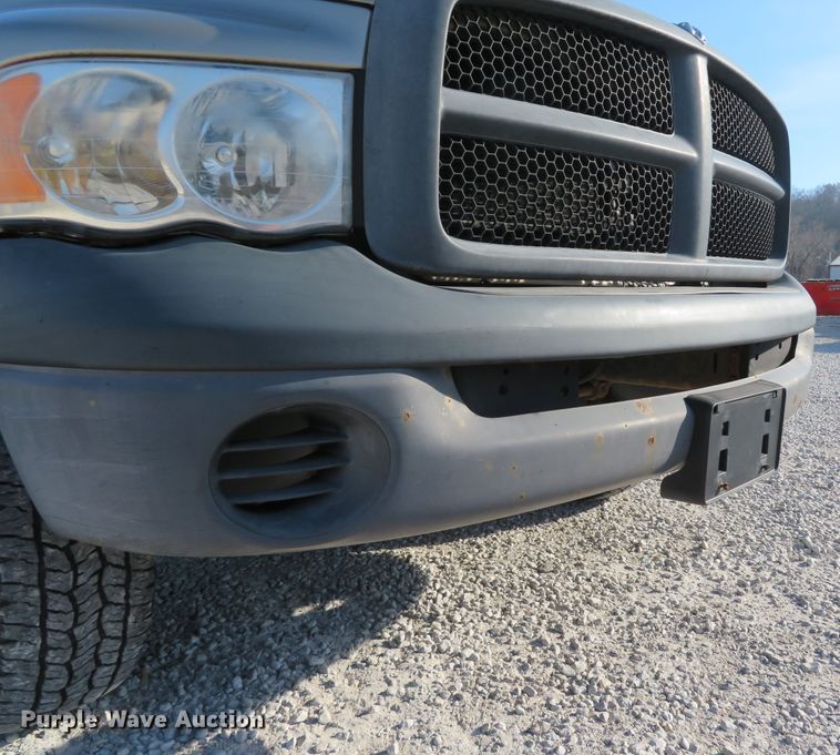 image for item FP9482 2004 Dodge Ram 1500  Quad Cab pickup truck