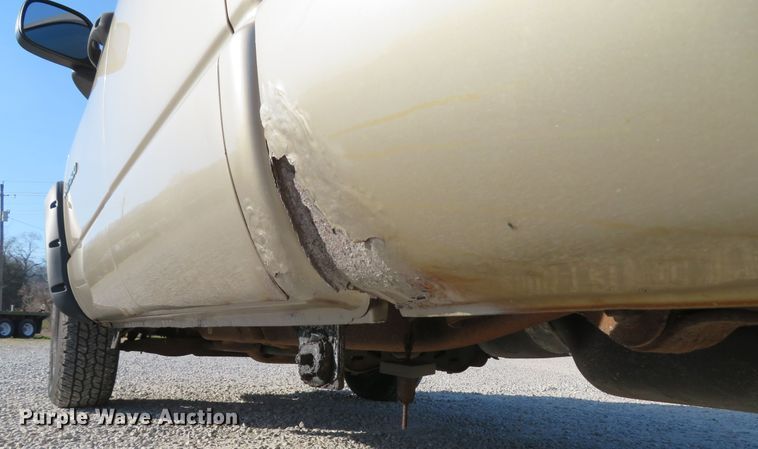 image for item FP9482 2004 Dodge Ram 1500  Quad Cab pickup truck