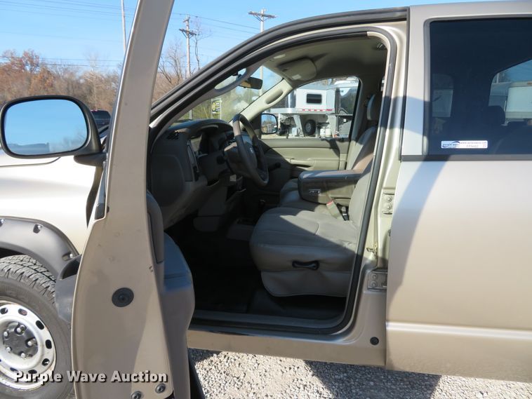 image for item FP9482 2004 Dodge Ram 1500  Quad Cab pickup truck