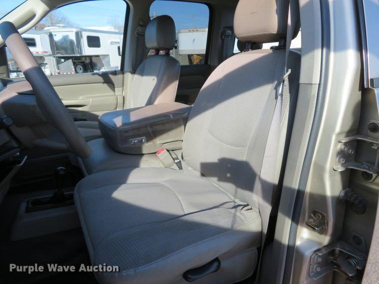 image for item FP9482 2004 Dodge Ram 1500  Quad Cab pickup truck