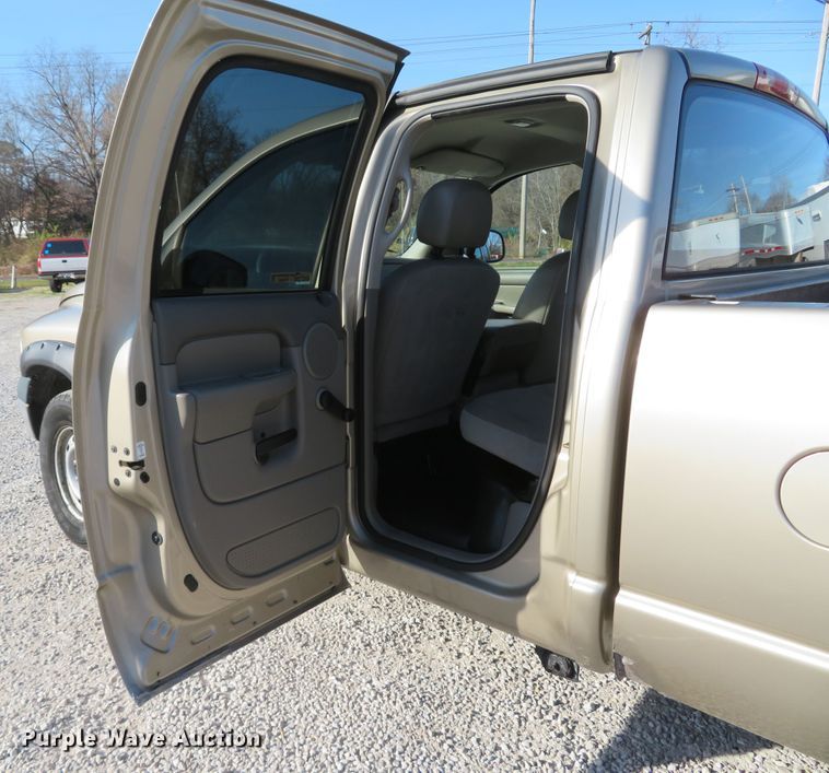 image for item FP9482 2004 Dodge Ram 1500  Quad Cab pickup truck
