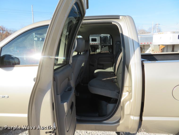 image for item FP9482 2004 Dodge Ram 1500  Quad Cab pickup truck