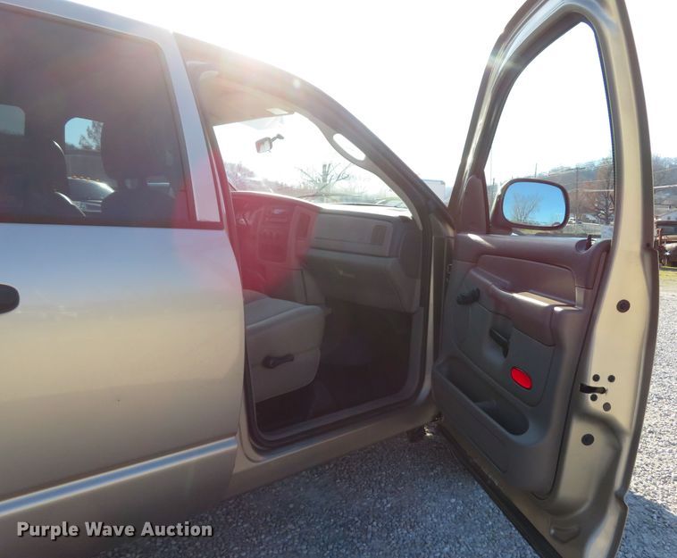 image for item FP9482 2004 Dodge Ram 1500  Quad Cab pickup truck