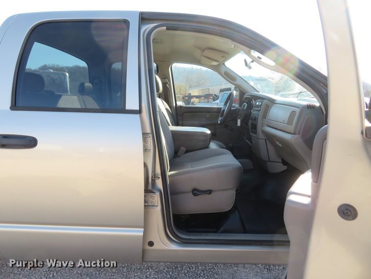 image for item FP9482 2004 Dodge Ram 1500  Quad Cab pickup truck