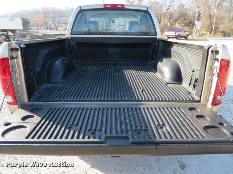 image for item FP9482 2004 Dodge Ram 1500  Quad Cab pickup truck