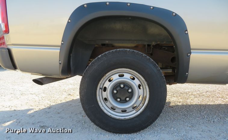 image for item FP9482 2004 Dodge Ram 1500  Quad Cab pickup truck