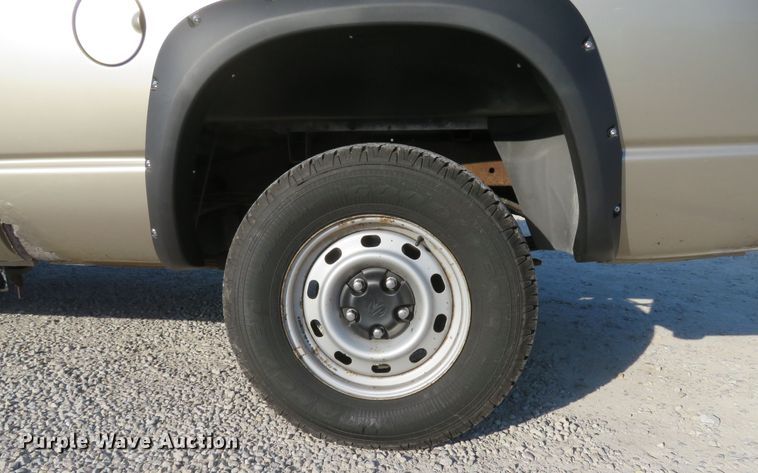 image for item FP9482 2004 Dodge Ram 1500  Quad Cab pickup truck