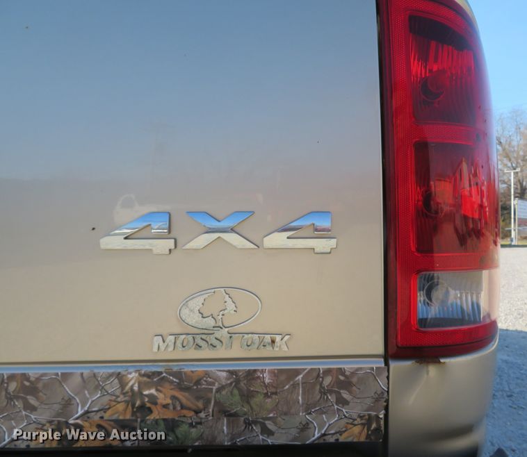 image for item FP9482 2004 Dodge Ram 1500  Quad Cab pickup truck