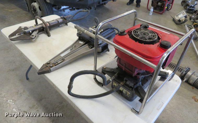 image for item FP9493 Hurst  rescue tool set