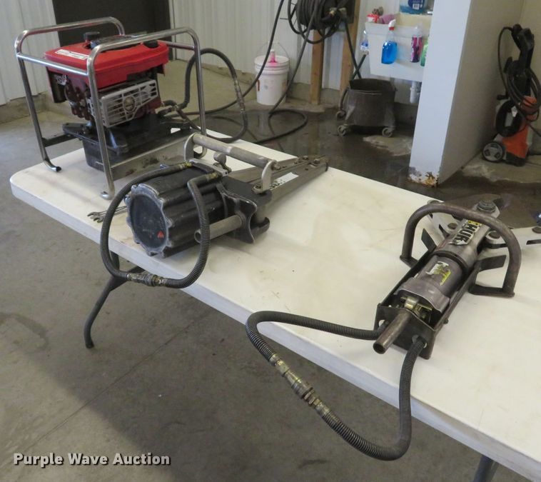 image for item FP9493 Hurst  rescue tool set