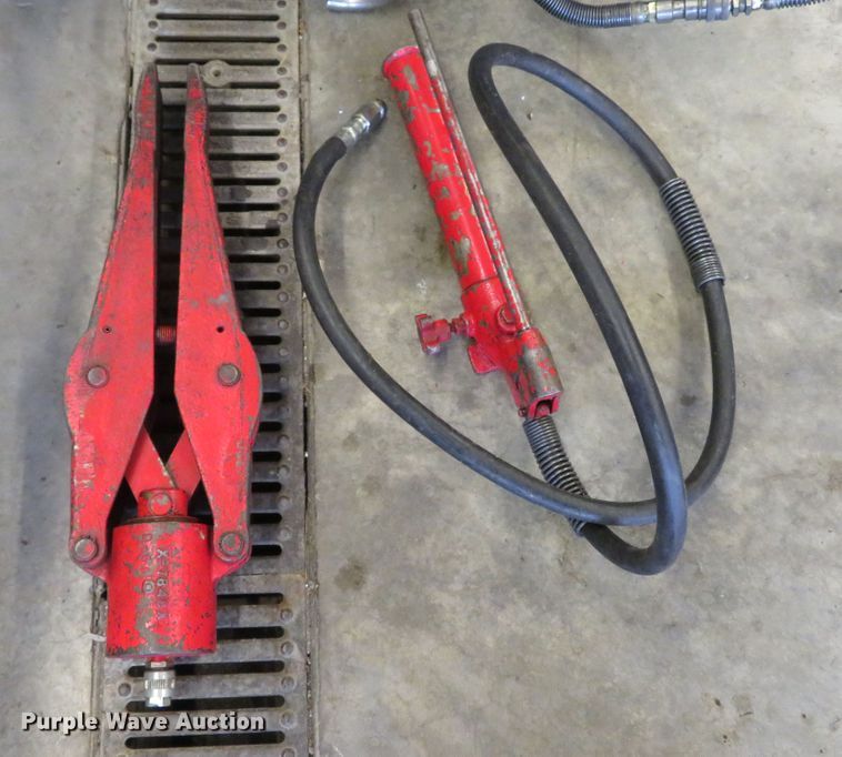 image for item FP9493 Hurst  rescue tool set