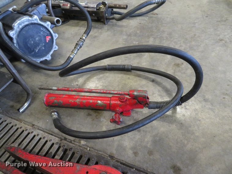 image for item FP9493 Hurst  rescue tool set