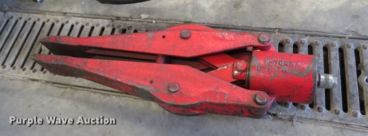 image for item FP9493 Hurst  rescue tool set