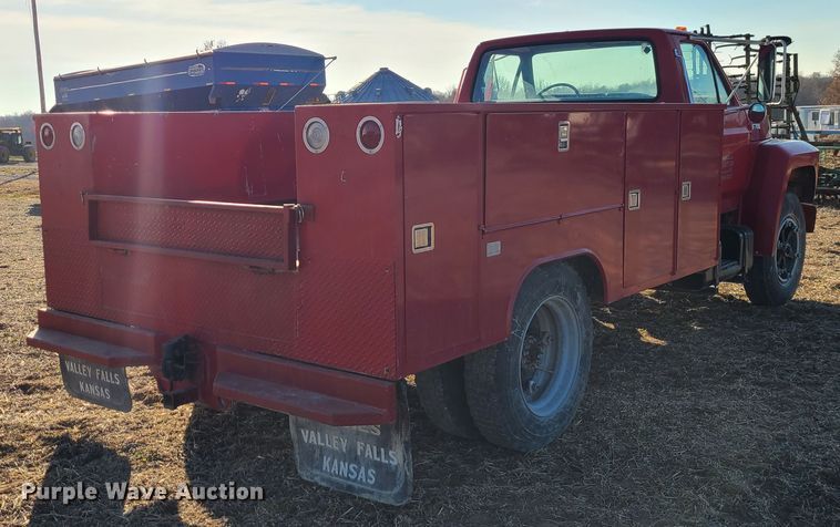 image for item GB9059 1990 Ford F700  utility / service truck
