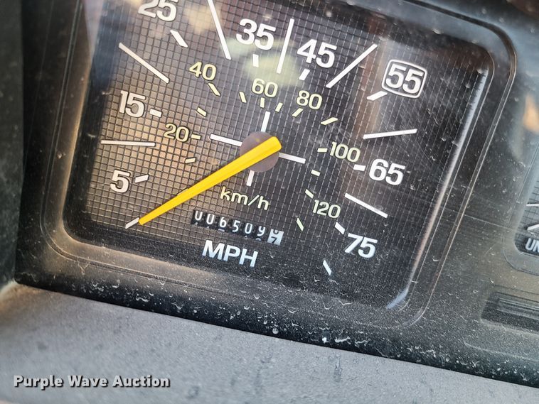 image for item GB9059 1990 Ford F700  utility / service truck