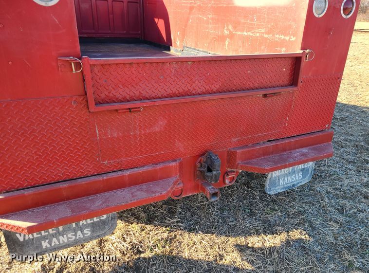 image for item GB9059 1990 Ford F700  utility / service truck