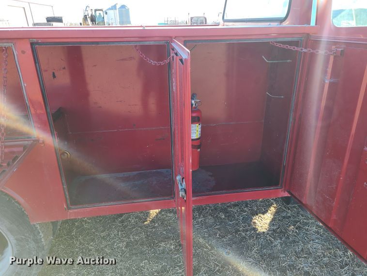 image for item GB9059 1990 Ford F700  utility / service truck