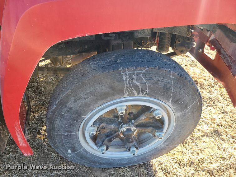 image for item GB9059 1990 Ford F700  utility / service truck