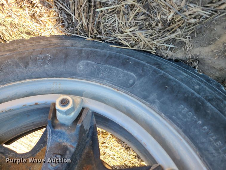 image for item GB9059 1990 Ford F700  utility / service truck