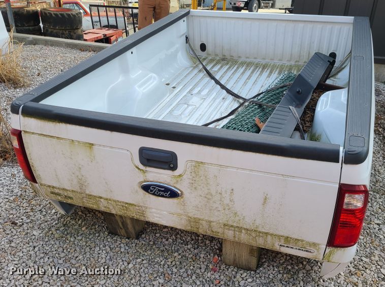 image for item GB9077 Ford F250  pickup truck bed