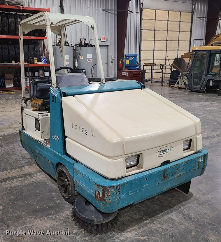 image for item GB9081 Tennant 355  sweeper