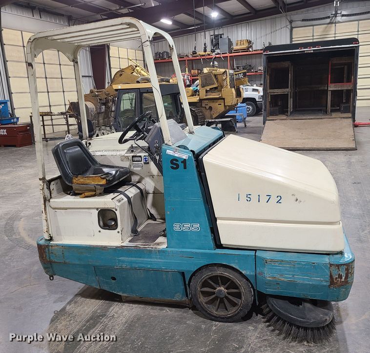 image for item GB9081 Tennant 355  sweeper