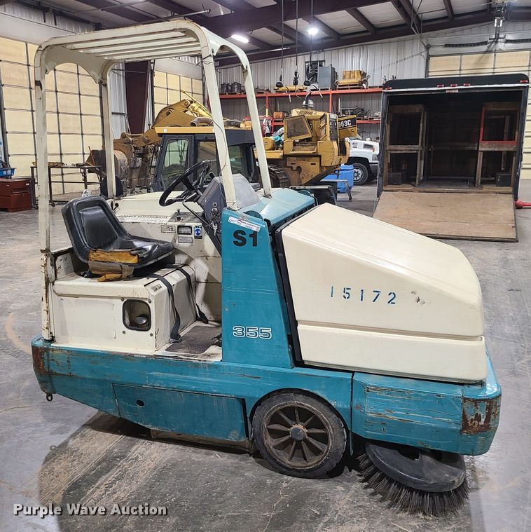 image for item GB9081 Tennant 355  sweeper