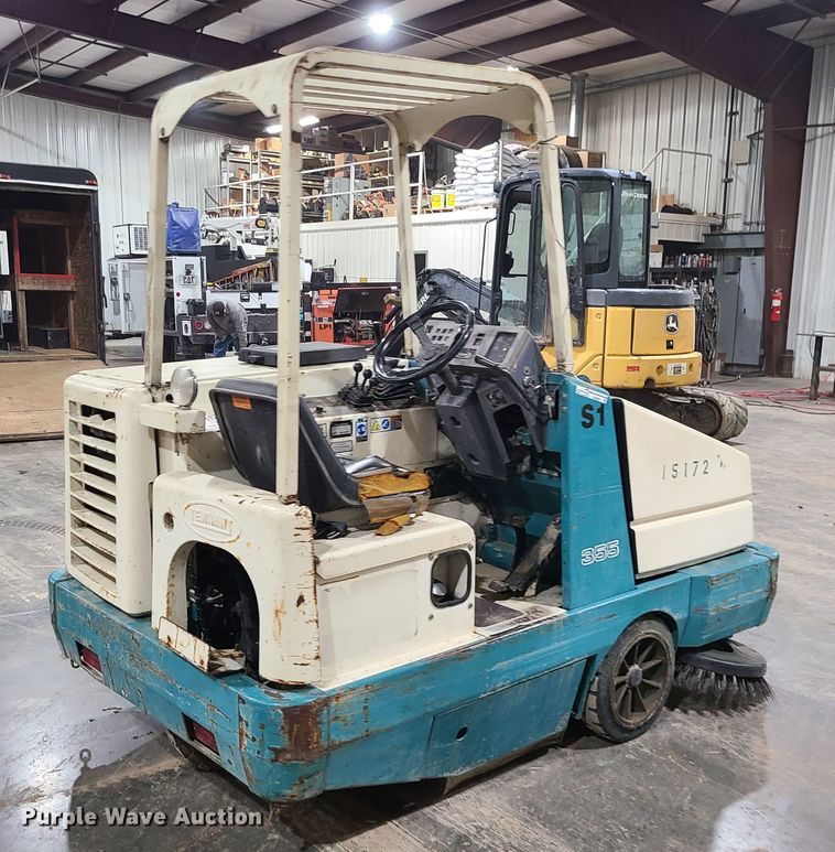 image for item GB9081 Tennant 355  sweeper