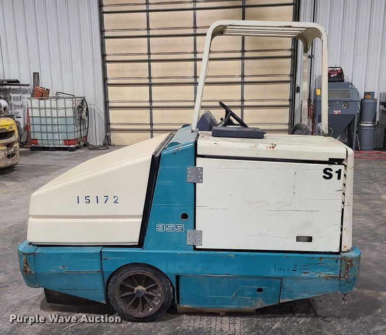 image for item GB9081 Tennant 355  sweeper