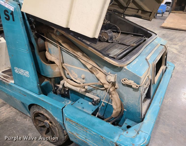 image for item GB9081 Tennant 355  sweeper