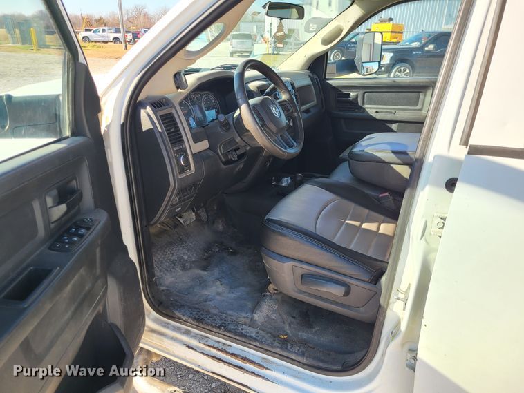 image for item GB9101 2012 Dodge Ram 5500HD  flatbed truck