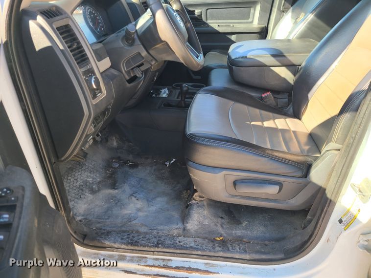 image for item GB9101 2012 Dodge Ram 5500HD  flatbed truck