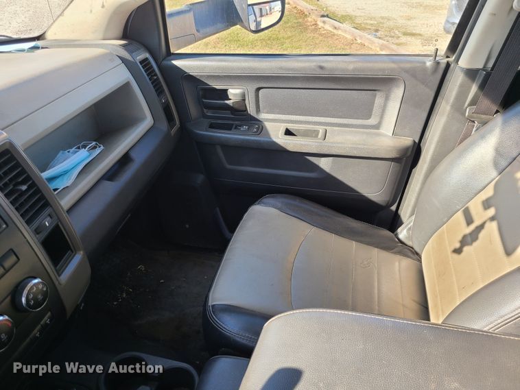 image for item GB9101 2012 Dodge Ram 5500HD  flatbed truck