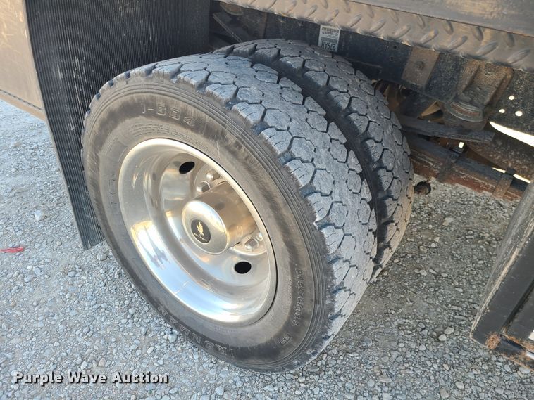 image for item GB9101 2012 Dodge Ram 5500HD  flatbed truck