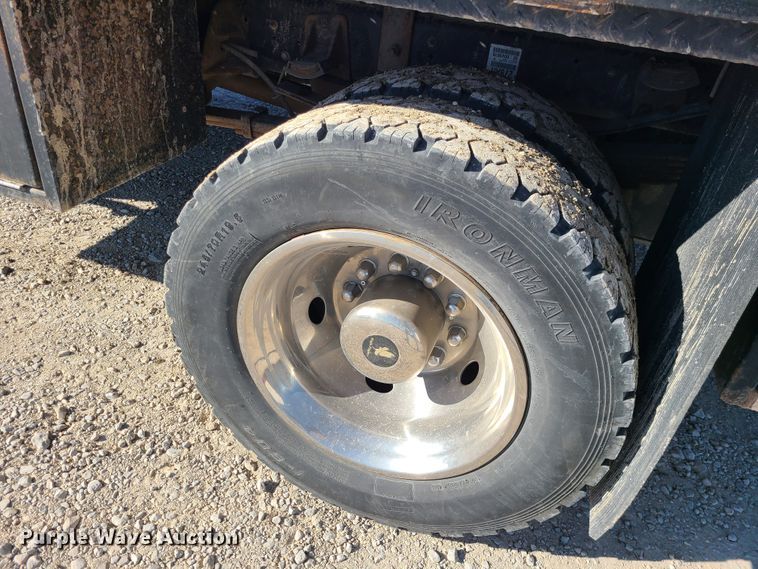 image for item GB9101 2012 Dodge Ram 5500HD  flatbed truck