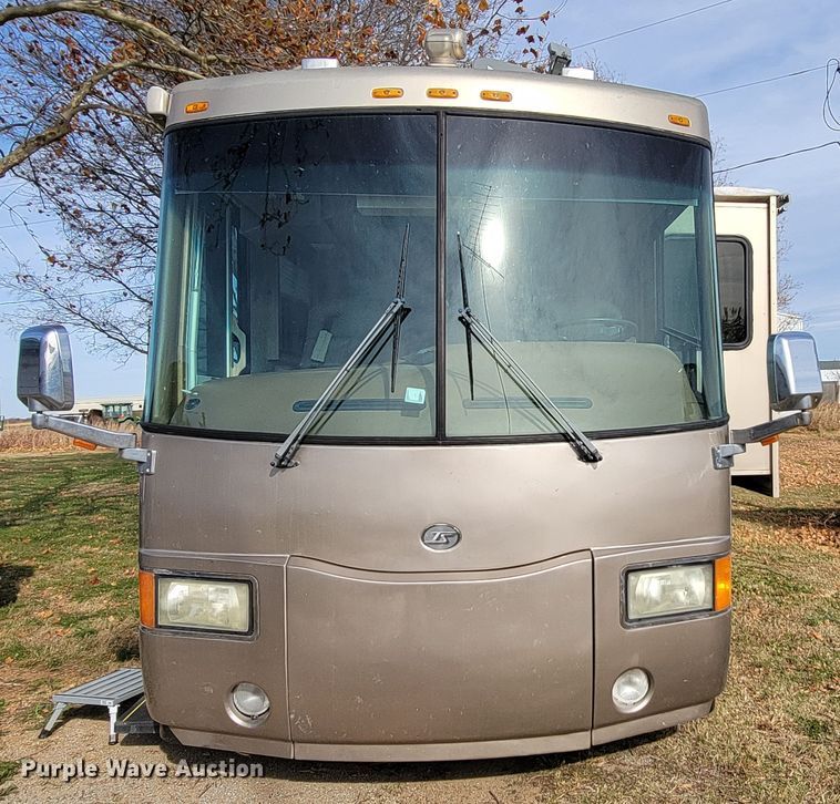 image for item HF9251 2002 Spartan K2  Travel Supreme RV