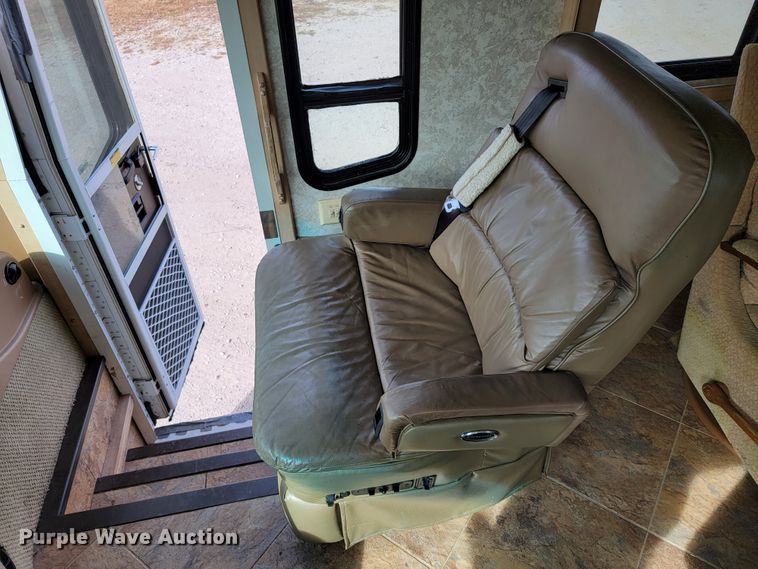 image for item HF9251 2002 Spartan K2  Travel Supreme RV