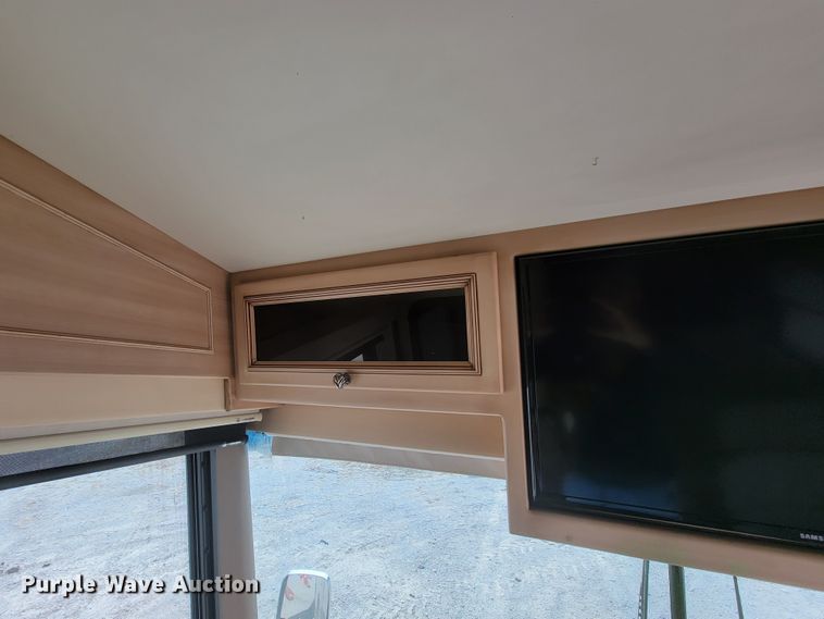 image for item HF9251 2002 Spartan K2  Travel Supreme RV