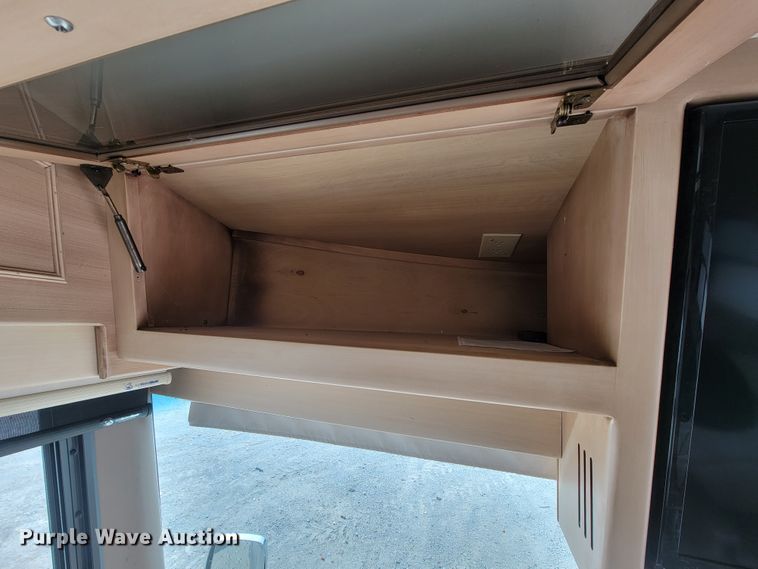 image for item HF9251 2002 Spartan K2  Travel Supreme RV