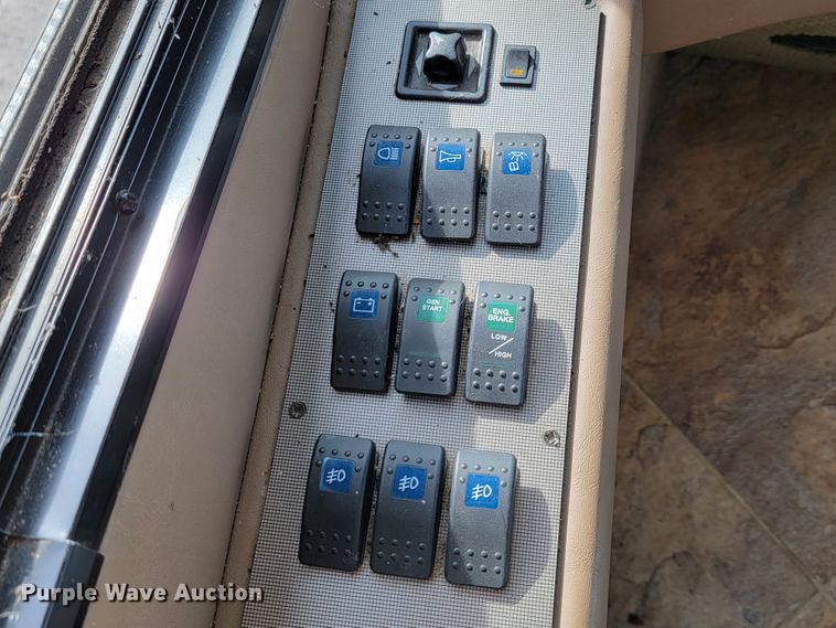 image for item HF9251 2002 Spartan K2  Travel Supreme RV